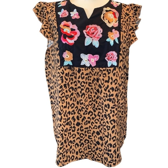 Source Unknown Tops - Embroidered and animal print blouse flutter sleeves short V-neckline size large
